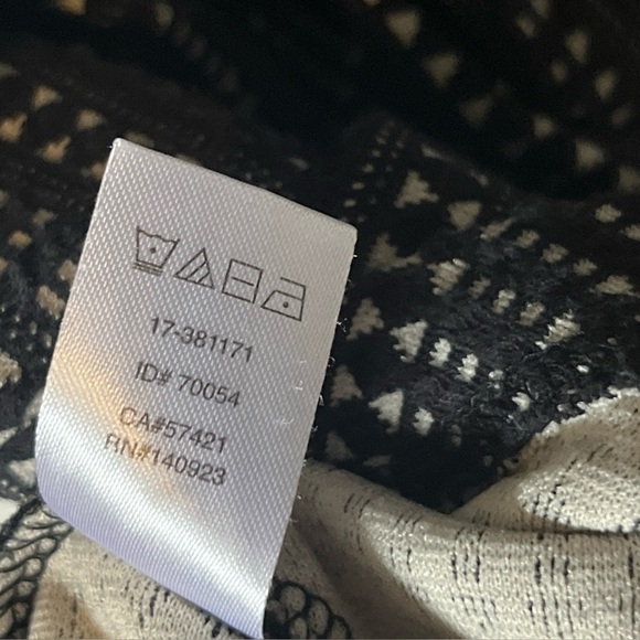 Black and White Patterned Loft knit Dress Size S - Picture 7 of 8